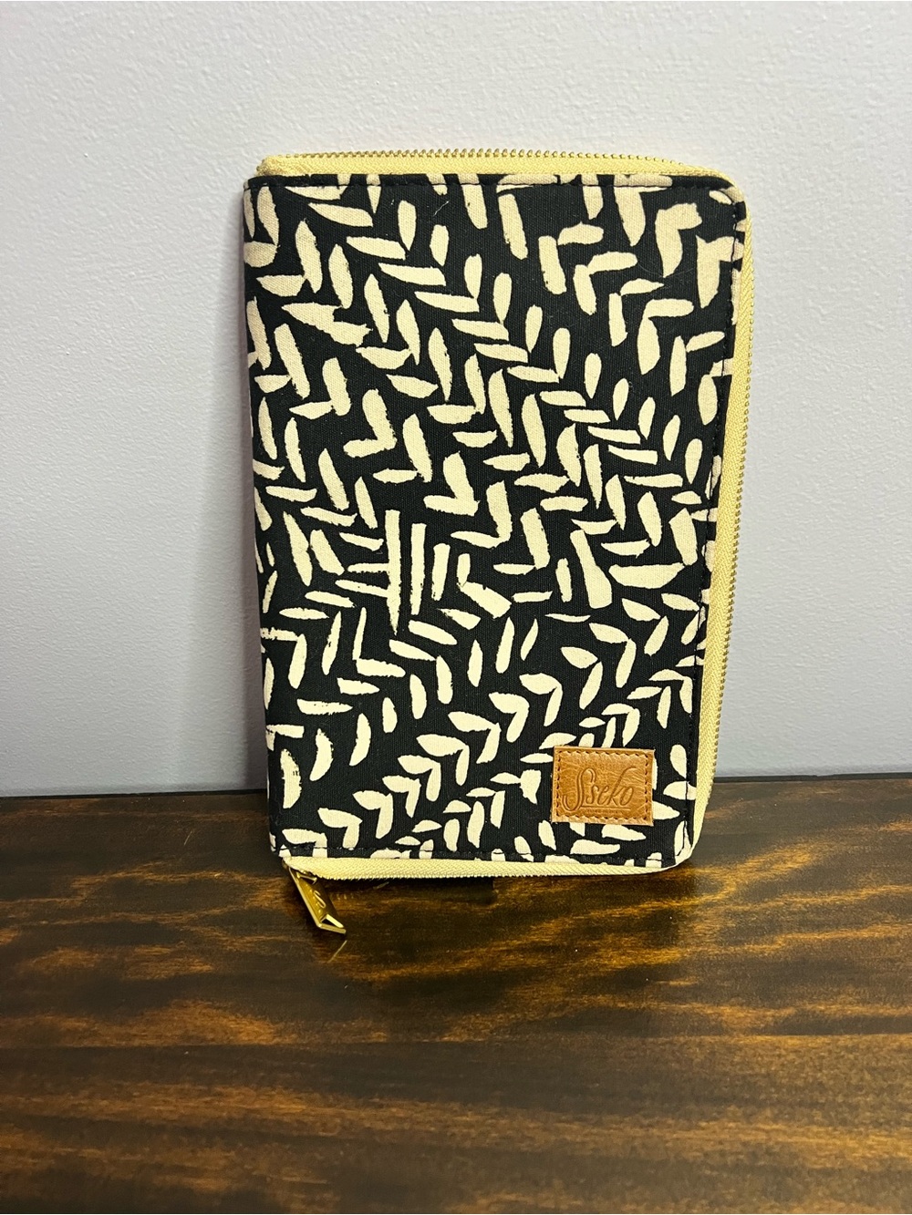 Sseko Black and Cream Jewelry Zip Organizer in Kawa